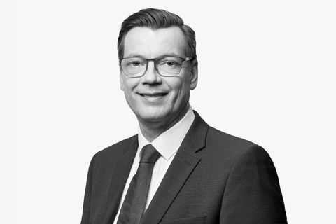 Member of the RICS, Registered Valuer, Recognised European Valuer, Sachverständiger für Internationale Immobilienbewertung Diplom-Kaufmann Marcus Braun ist Partner bei Braun&Westenberger und trägt Krawatte auf dem Foto.